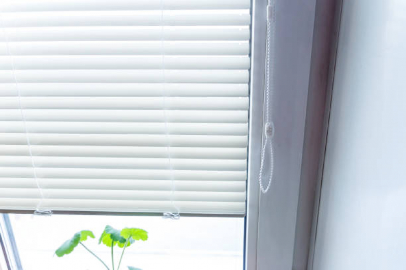 Manutenção de Cortinas Persianas Preço Aldeia da Serra - Manutenção Persiana Rolô Parque Burle Marx