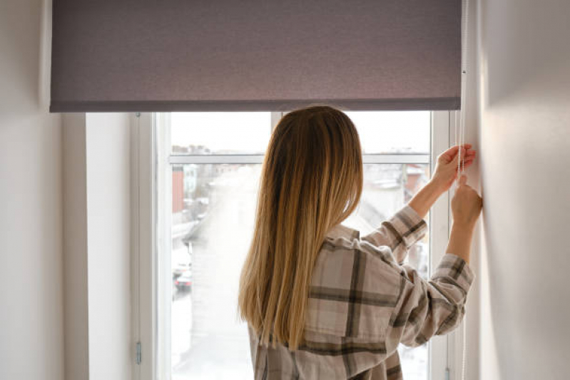 Persiana Preta para Sala Cotação Jardim dos Pereiras - Persiana para Sala de Apartamento