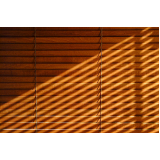 persiana de madeira para sala Aldeia da serra -